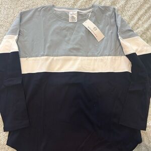 NWT Movemama Nursing Invisible Zipper Colorblock Long Sleeve Tee